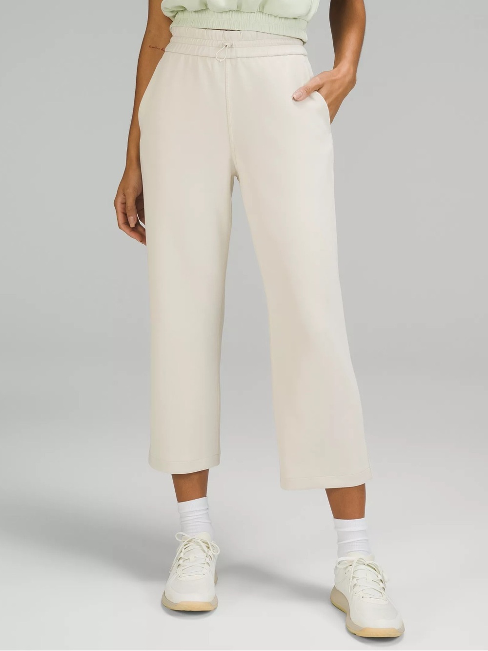Lululemon Softstreme High-Rise Straight Leg Crop